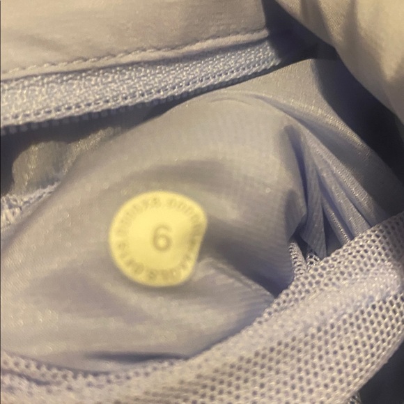 Lululemon Down for it All Vest  Size 6 Lilac Smoke EUC - Picture 6 of 8